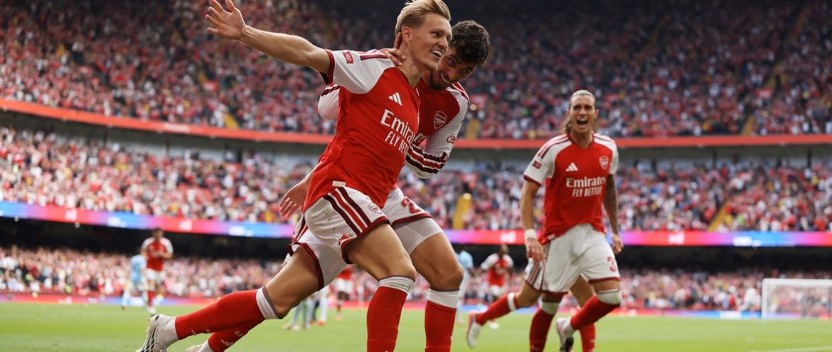 Arsenal deixa de perseguir e assume o posto de time a ser batido na Premier League