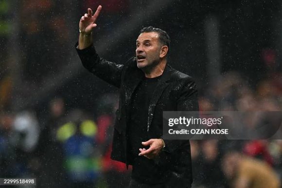 Sob o comando de Okan Buruk, o Galatasaray contabiliza 150 vitórias, 29 empates, 34 derrotas e quatro títulos turcos em 250 jogos.